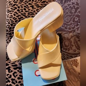 Jeffrey Campbell Bubblegum jelly sandal,  size 9, shiny yellow